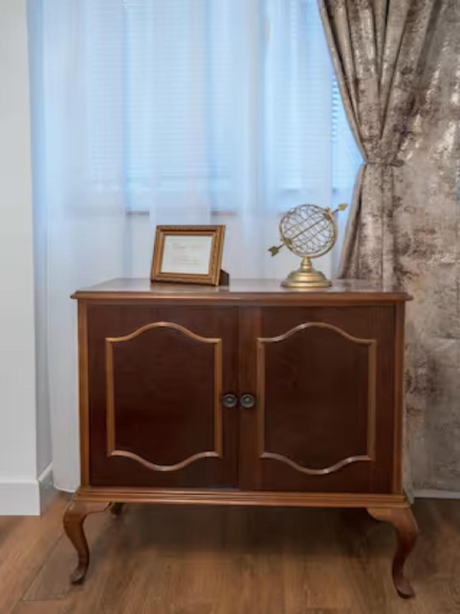 Apartment Art Split Center Room photo